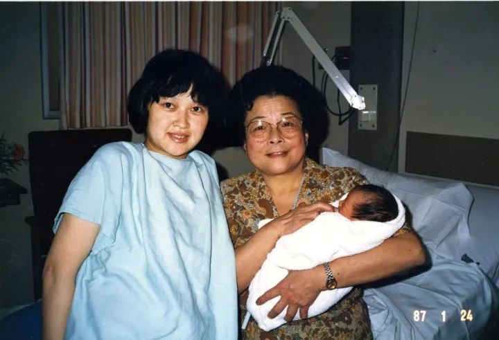 泪目! 加拿大著名华裔女医生去世! 36年接生7200个婴儿 大温人人都敬她！ 社会 第4张