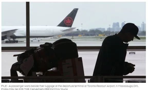 崩溃! 加拿大回国航班熔断30个 温哥华航班剩1条 美国突狂砍44航班! 华人集体躺平! 新冠疫情 第1张