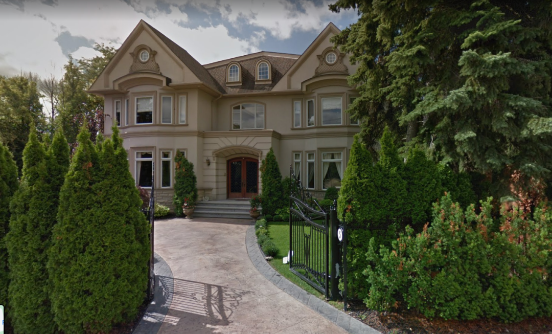 惊爆! 加拿大华人砸$700万买别墅 却成富豪邻居眼中钉: 拆了它! 新闻 第4张