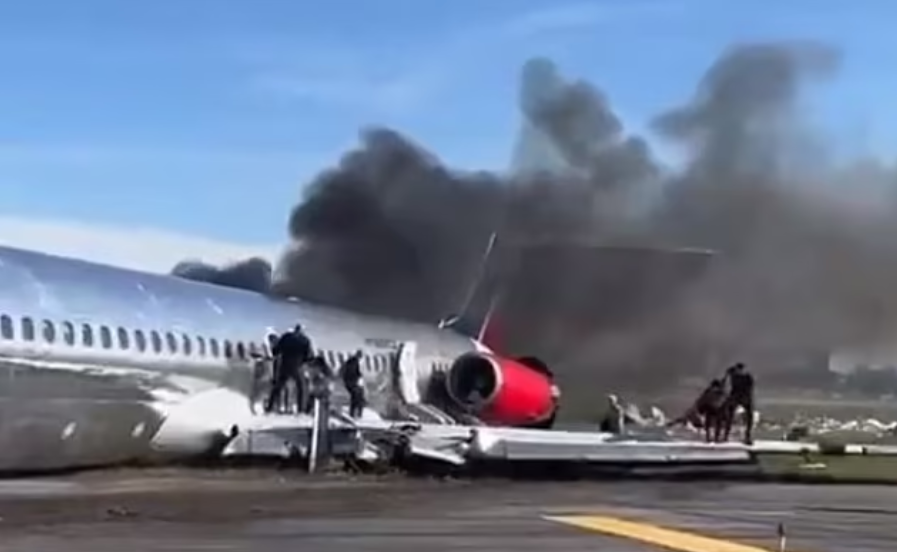 飞机迫降坠毁 撞楼爆炸起火 烧成残骸! 137名乘客经历生死大逃亡！ 新闻 第8张